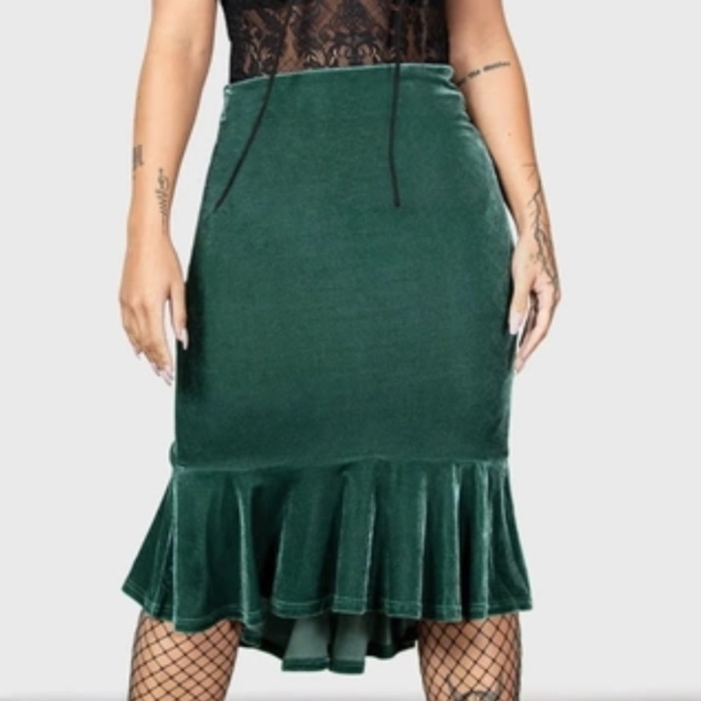 NWT KILLSTAR SIZE S Dark Green Velvet Skirt